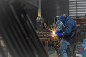 metal fabrication process by welding