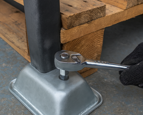 Pallet feet installation